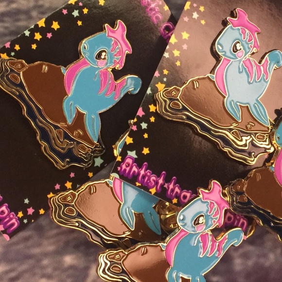 Soft enamel plesiosaur on a rock 2” - Picture 4 of 7